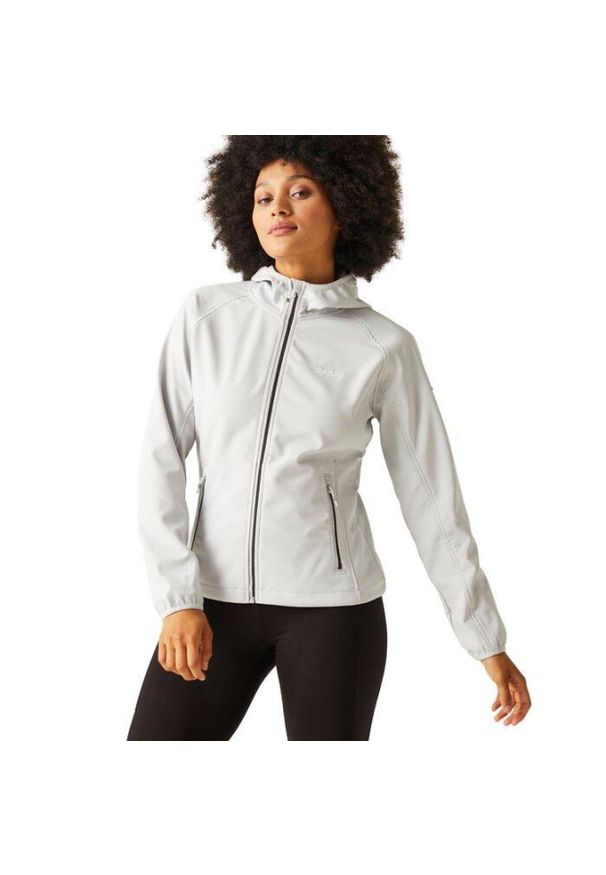 Softshell turystyczny damski Regatta Arec III z kapturem. Typ kołnierza: kaptur. Kolor: szary. Materiał: poliamid. Sport: turystyka piesza