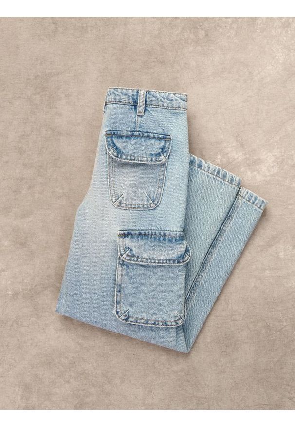 Reserved - Jeansy super wide leg z kieszeniami cargo - niebieski. Kolor: niebieski