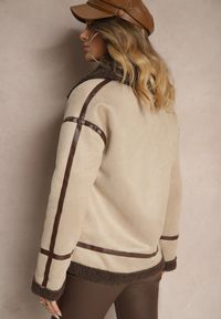 Renee - Beżowa Kurtka z Ekozamszu o Prostym Kroju z Kołnierzykiem i Futerkiem Ninnova. Okazja: na co dzień. Kolor: beżowy. Materiał: futro. Styl: elegancki, casual #4
