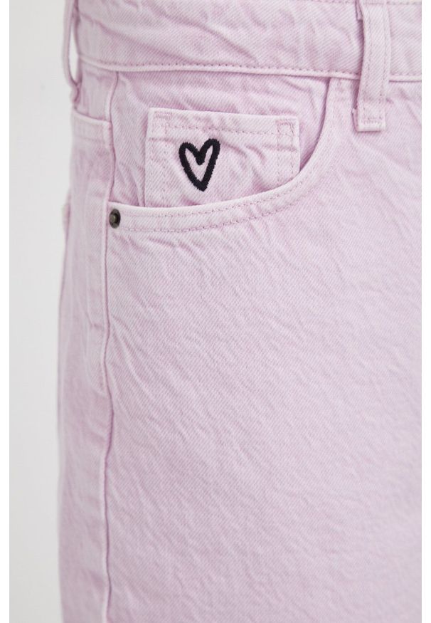 Desigual jeansy damskie high waist. Stan: podwyższony. Kolor: fioletowy