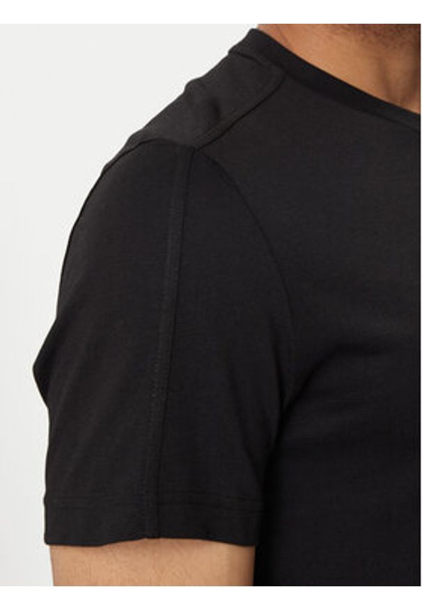 Calvin Klein T-Shirt Shadow Logo K10K113110 Czarny Regular Fit. Kolor: czarny. Materiał: bawełna