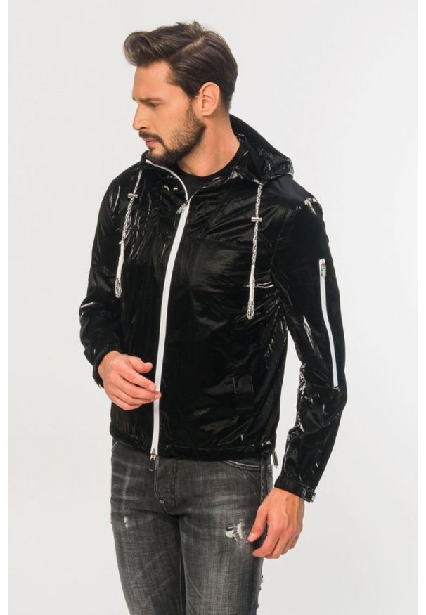 Emporio Armani - EMPORIO ARMANI Czarna męska kurtka z tkaniny technicznej extra shiny glass, Rozmiar 54. Kolor: czarny. Materiał: tkanina