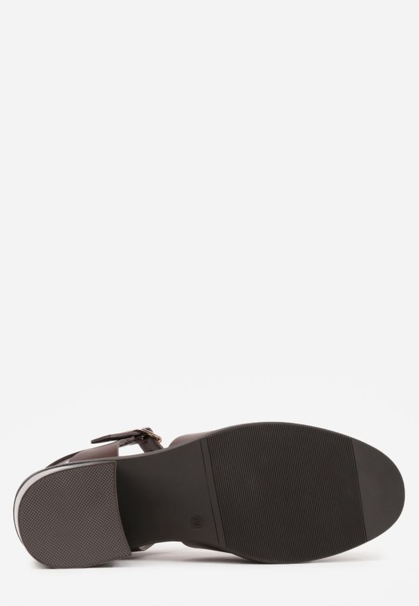 Born2be - Ciemnobrązowe Sandały na Obcasie Ozdobione Geometryczną Cholewką Salomia. Okazja: na co dzień, na imprezę. Zapięcie: pasek. Kolor: brązowy. Wzór: geometria, aplikacja. Sezon: lato. Obcas: na obcasie. Styl: casual. Wysokość obcasa: średni