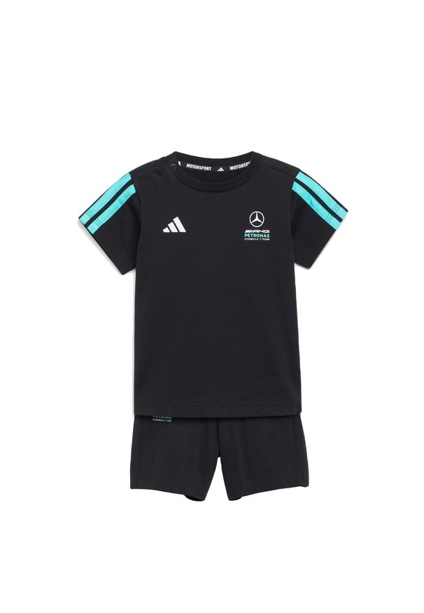 Adidas - Niemowlęcy Zestaw Ze Spodniami Dresowymi I Górą Z Krótkim Rękawem Mercedes - Amg. Okazja: na co dzień, na uczelnię. Kolor: czarny, niebieski, wielokolorowy. Materiał: dresówka. Długość: krótkie. Styl: casual, sportowy