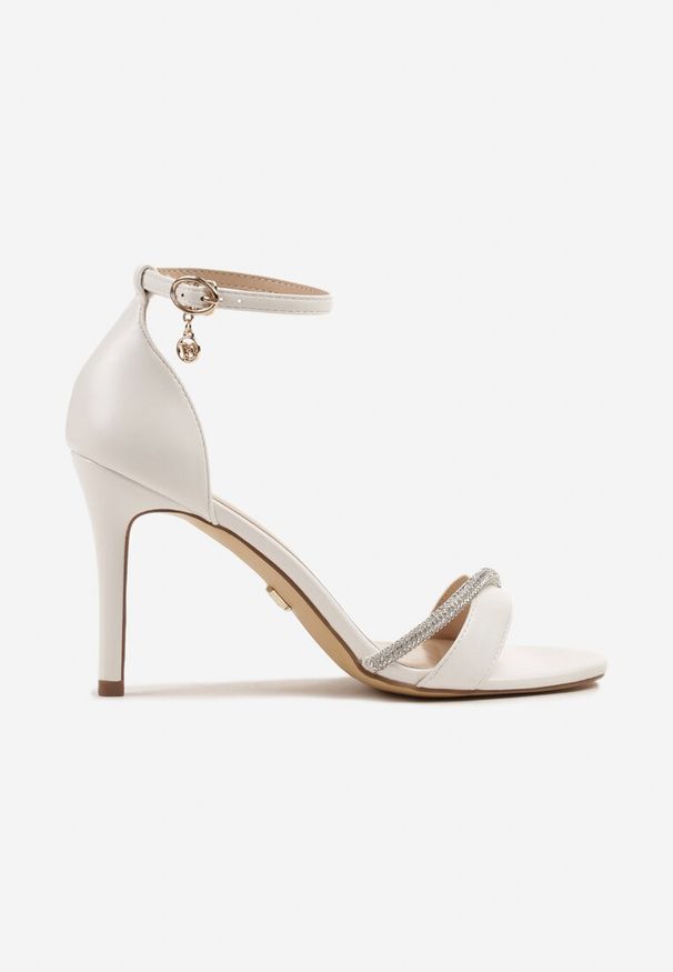 Born2be - Białe Sandały na Szpilce Vices z Cyrkoniami Linoriela. Okazja: do pracy, na spotkanie biznesowe. Zapięcie: sprzączka. Kolor: biały. Wzór: aplikacja. Obcas: na szpilce. Styl: biznesowy, elegancki
