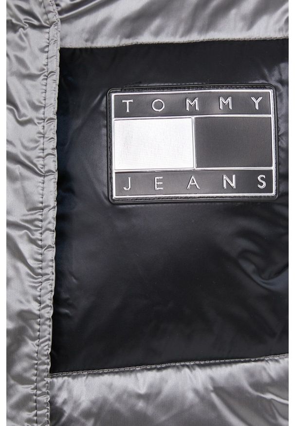 Tommy Jeans Kurtka damska kolor szary przejściowa. Okazja: na co dzień. Kolor: szary. Materiał: puch. Styl: casual