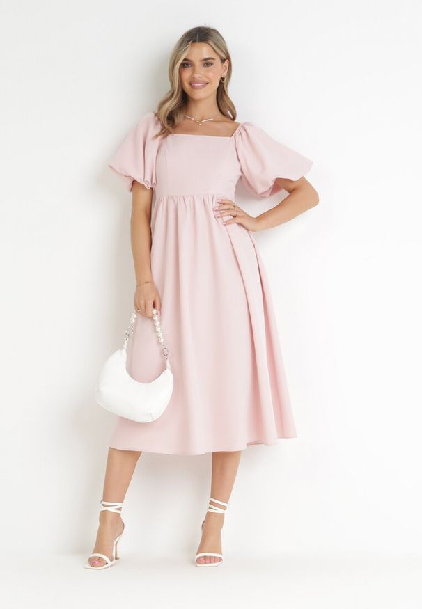 Born2be - Różowa Rozkloszowana Sukienka Midi z Bufiastymi Rękawami i Kwadratowym Dekoltem Ceania. Okazja: na co dzień. Typ kołnierza: dekolt kwadratowy. Kolor: różowy. Wzór: gładki. Typ sukienki: proste. Materiał: tkanina. Sezon: lato. Styl: casual, elegancki. Długość: midi