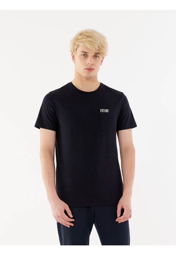 outhorn - T-shirt z nadrukiem męski. Okazja: na co dzień. Materiał: bawełna, jersey, dzianina, materiał. Wzór: nadruk. Styl: casual