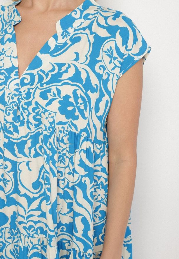 Born2be - Niebieska Bawełniana Sukienka o Kroju Oversize w Ornamentny Wzór Izelona. Okazja: na co dzień. Kolor: niebieski. Materiał: bawełna. Typ sukienki: oversize. Styl: klasyczny, casual