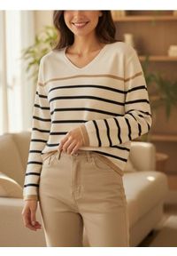 Sinsay - Sweter w paski z dekoltem V - biały. Kolor: biały. Wzór: paski