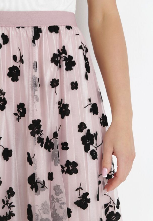 Born2be - Różowa Tiulowa Spódnica z Welurowym Wzorem w Kwiaty i Gumką w Pasie Iyosi. Kolor: różowy. Materiał: welur, tiul. Wzór: kwiaty