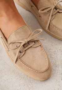 Born2be - Ciemnobeżowe Mokasyny Ozdobione Wiązaniem Fyrelerris. Okazja: na co dzień. Kolor: beżowy. Materiał: jeans. Wzór: aplikacja. Styl: casual, klasyczny #9