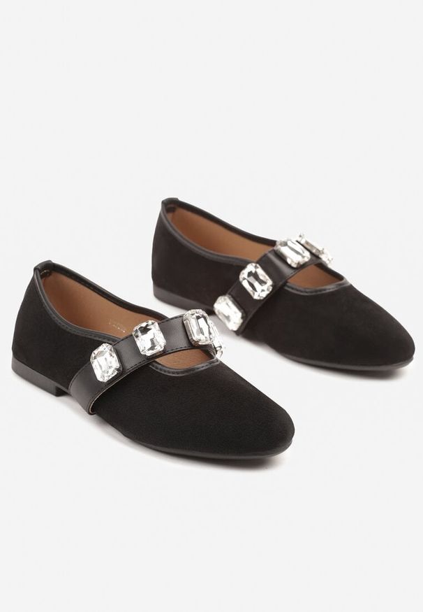 Born2be - Czarne Balerinki z Elastycznym Paskiem i Aplikacją z Cyrkoniami Jaledia. Okazja: na co dzień. Zapięcie: pasek. Kolor: czarny. Materiał: jeans. Wzór: aplikacja. Obcas: na płaskiej podeszwie. Styl: casual, elegancki