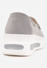 Renee - Szare Mokasyny z Ekozamszu na Platformie Ozdobione Paseczkiem Adrancia. Kolor: szary. Materiał: zamsz. Wzór: aplikacja. Obcas: na platformie #2