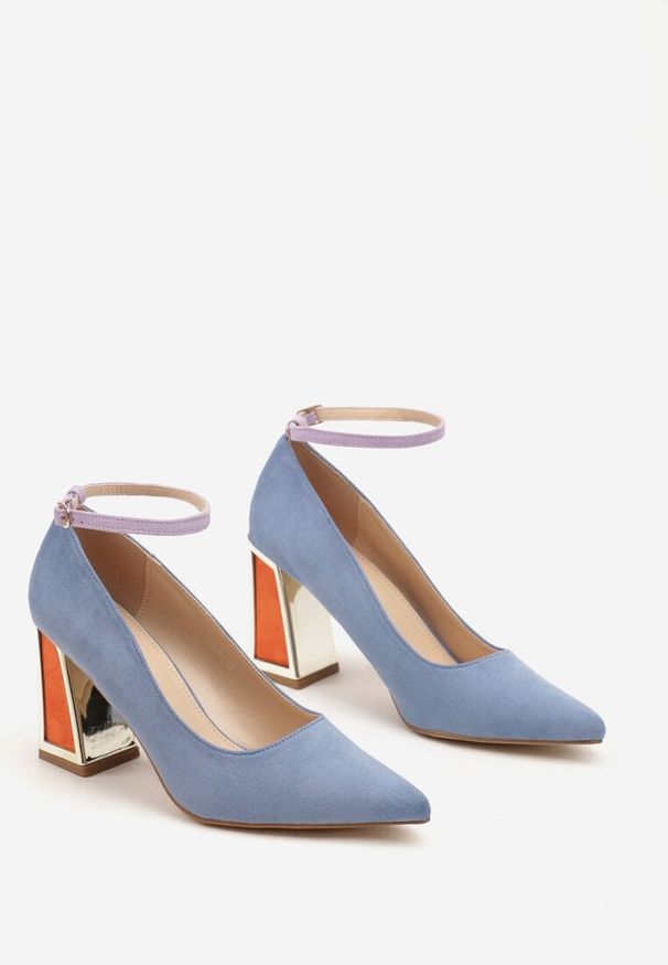 Born2be - Niebieskie Czółenka na Obcasie z Metaliczną Wstawką i Paskiem Wokół Kostki Linnolira. Okazja: na co dzień. Zapięcie: pasek. Kolor: niebieski. Materiał: satyna. Wzór: paski. Obcas: na obcasie. Styl: casual, elegancki, wizytowy. Wysokość obcasa: średni