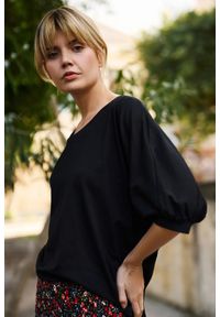 MOODO - Bawełniana bluzka oversize czarna. Kolor: czarny. Materiał: bawełna