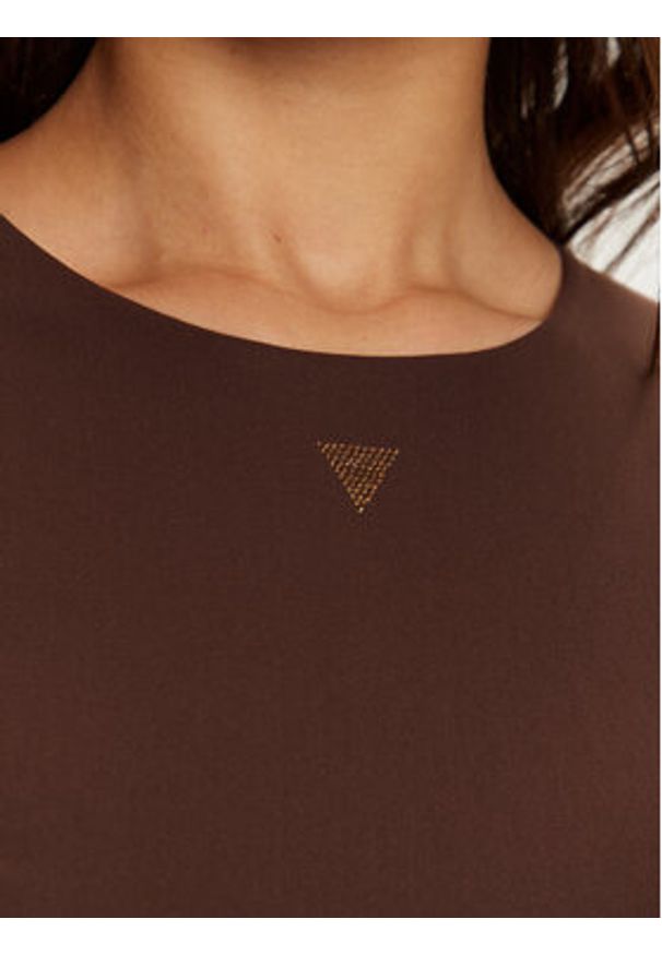 Guess Sukienka dzianinowa W4YK0J KCDE0 Brązowy Slim Fit. Kolor: brązowy. Materiał: syntetyk