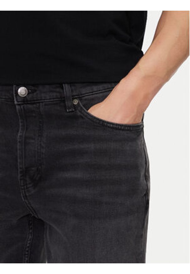 Hugo - HUGO Szorty jeansowe 50539932 Czarny Slim Fit. Kolor: czarny. Materiał: bawełna