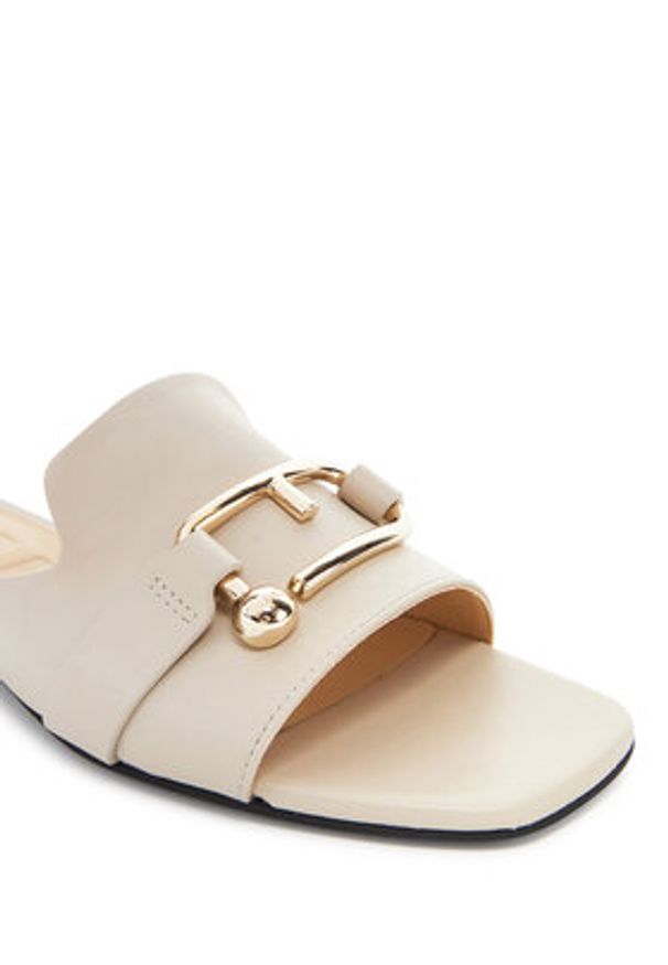 Furla Klapki Nuvola YJ36FNU X30000 1704S Écru. Materiał: skóra