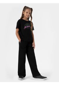 4f - Spodnie dresowe z szerokimi nogawkami dziewczęce. Okazja: na co dzień. Kolor: czarny. Materiał: dresówka. Styl: casual
