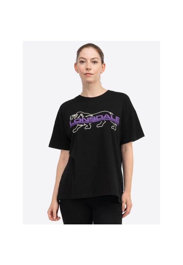 Damska koszulka z nadrukiem Lonsdale Cullaloe. Kolor: fioletowy, wielokolorowy, czarny. Wzór: nadruk