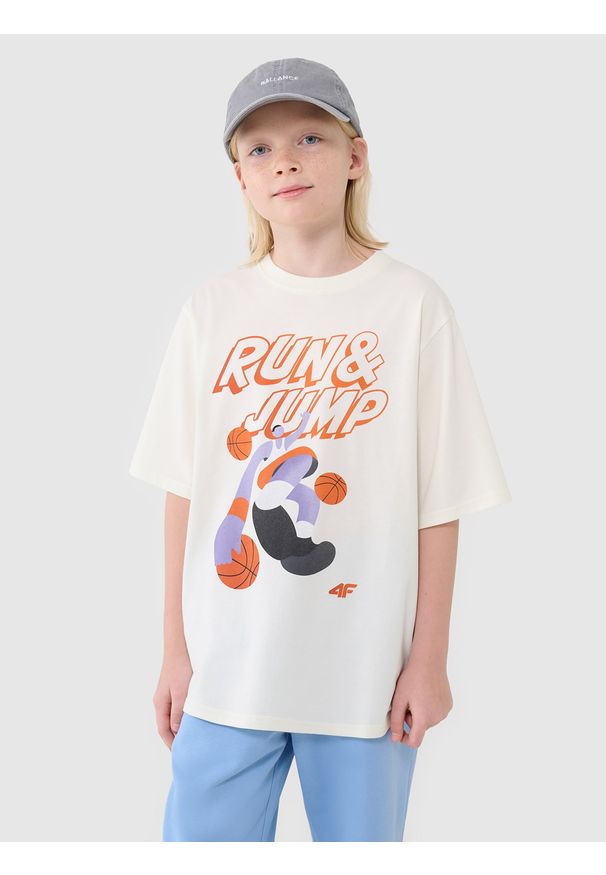 4f - 4F T-shirt oversize z nadrukiem chłopięcy - biały 128 (7-8 lat). Okazja: na co dzień. Kolor: biały. Materiał: dzianina, bawełna, jersey. Długość rękawa: krótki rękaw. Długość: krótkie. Wzór: nadruk. Sezon: lato. Styl: klasyczny, sportowy, casual