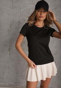 Renee - Czarny Klasyczny T-shirt o Gładkim Wykończeniu Rhethine. Kolor: czarny. Materiał: jeans, zamsz. Długość: krótkie. Wzór: gładki. Styl: klasyczny #7