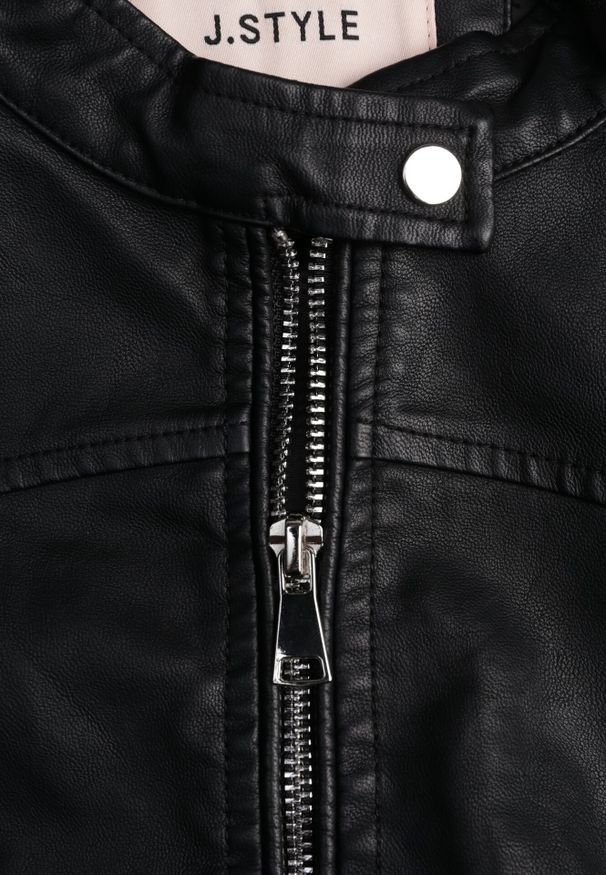 Born2be - Czarna Gładka Kurtka Ramoneska o Taliowanym Kroju Tessalin. Okazja: na co dzień. Kolor: czarny. Materiał: poliester, jeans. Wzór: gładki. Styl: casual