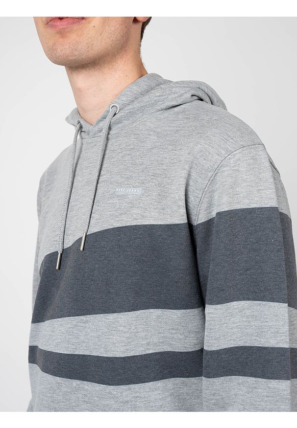 Pepe Jeans Bluza "Phelix" | PM582831 | Phelix | Mężczyzna | Szary. Okazja: na co dzień. Typ kołnierza: kaptur. Kolor: szary. Materiał: bawełna, poliester. Wzór: aplikacja, nadruk, paski. Styl: casual