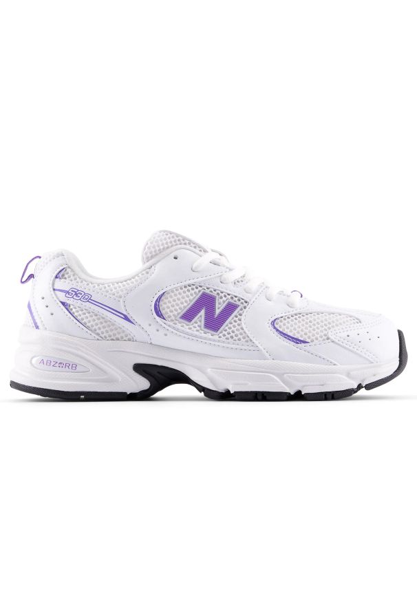 Buty dziecięce New Balance GR530CI – białe. Okazja: na co dzień, na uczelnię. Kolor: biały. Materiał: guma, materiał, syntetyk. Szerokość cholewki: normalna