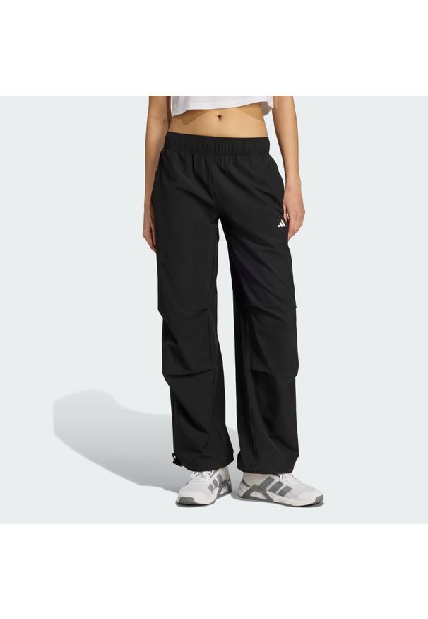 Adidas - Spodnie treningowe Workout Essentials Woven. Stan: obniżony. Kolor: czarny. Technologia: ClimaCool (Adidas). Sport: fitness