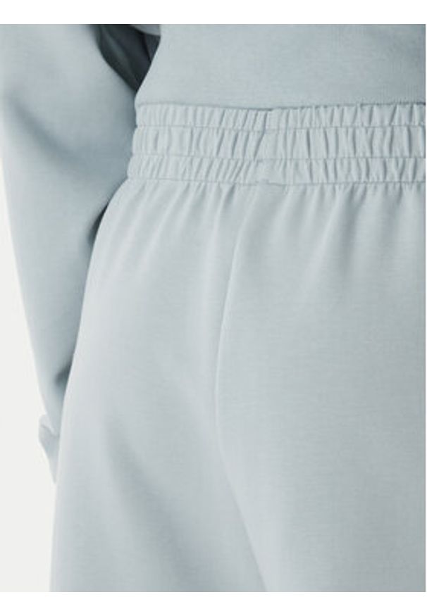 Adidas - adidas Szorty sportowe Soft Lux KA6996 Zielony Loose Fit. Kolor: zielony. Materiał: syntetyk