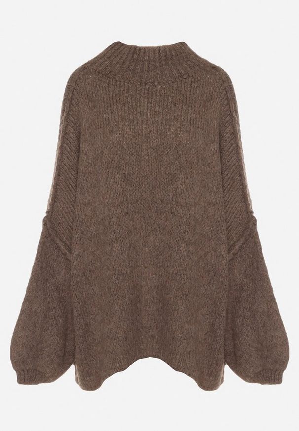 Born2be - Jasnobrązowy Golf z Wełną o Kroju Oversize z Obniżoną Linią Ramion Lilenae. Okazja: na co dzień. Typ kołnierza: golf. Kolor: brązowy. Materiał: wełna. Długość rękawa: długi rękaw. Długość: długie. Sezon: jesień, zima. Styl: casual, elegancki