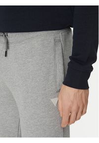 Guess Spodnie dresowe Z2YB22 KAIJ1 Szary Regular Fit. Kolor: szary. Materiał: bawełna #5