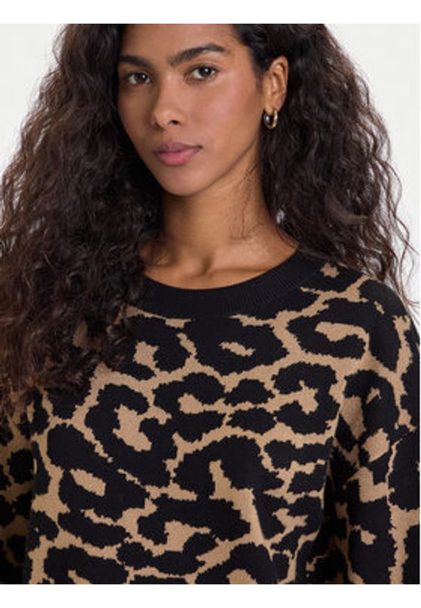 Vero Moda Sweter Siljeanimal 10330808 Brązowy Regular Fit. Kolor: brązowy. Materiał: wiskoza