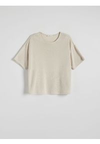 Reserved - Dzianinowa bluzka oversize z wiskozą - kremowy. Kolor: kremowy. Materiał: dzianina, wiskoza