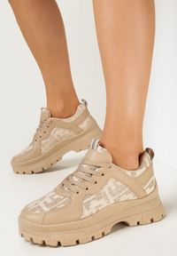 Born2be - Ciemnobeżowe Sneakersy Melanise. Nosek buta: okrągły. Kolor: beżowy. Materiał: materiał. Wzór: jednolity #2
