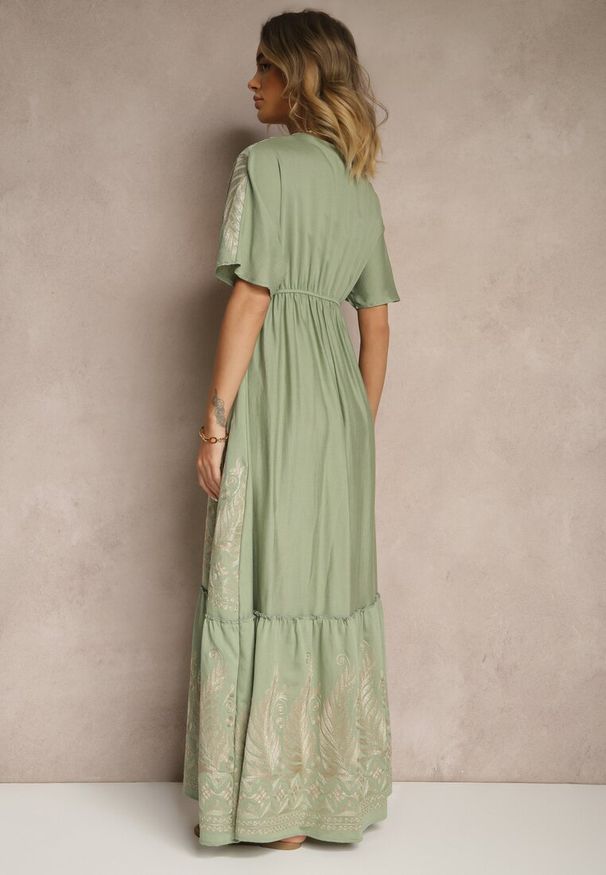 Renee - Zielona Wiskozowa Sukienka Boho o Kopertowym Kroju z Metalicznym Haftem Redeselle. Okazja: na co dzień. Typ kołnierza: dekolt w serek. Kolor: zielony. Materiał: wiskoza. Wzór: haft. Typ sukienki: kopertowe. Styl: boho