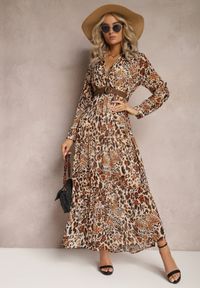 Renee - Brązowo-Beżowa Sukienka Hellanassa. Kolor: beżowy. Długość rękawa: długi rękaw. Wzór: nadruk, aplikacja, motyw zwierzęcy. Typ sukienki: kopertowe. Styl: elegancki. Długość: maxi #4
