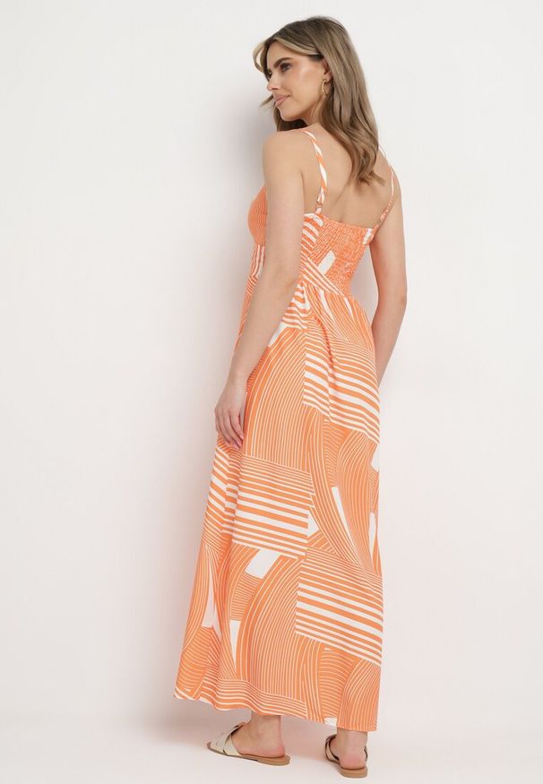 Born2be - Pomarańczowa Sukienka z Kopertowym Dekoltem na Regulowanych Ramiączkach z Rozcięciami Jatila. Okazja: na co dzień. Typ kołnierza: dekolt kopertowy. Kolor: pomarańczowy. Długość rękawa: na ramiączkach. Typ sukienki: kopertowe. Styl: casual