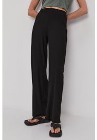 only - Only Spodnie damskie kolor czarny szerokie high waist. Stan: podwyższony. Kolor: czarny. Materiał: materiał