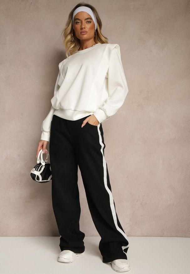 Renee - Biała Bluza z Wiskozą z Szerokimi Ramionami Alioris. Okazja: na co dzień. Kolor: biały. Materiał: wiskoza. Styl: casual, elegancki