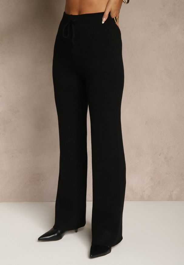 Renee - Czarne Dzianinowe Spodnie Wide Leg z Ociepleniem Miosea. Okazja: do domu, na co dzień, na spacer. Kolor: czarny. Materiał: dzianina. Styl: elegancki, casual