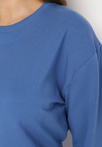 Born2be - Niebieska Bawełniana Bluza z Długim Rękawem i Ozdobnym Wiązaniem Pinada. Kolor: niebieski. Materiał: bawełna. Długość rękawa: długi rękaw. Długość: długie. Styl: elegancki