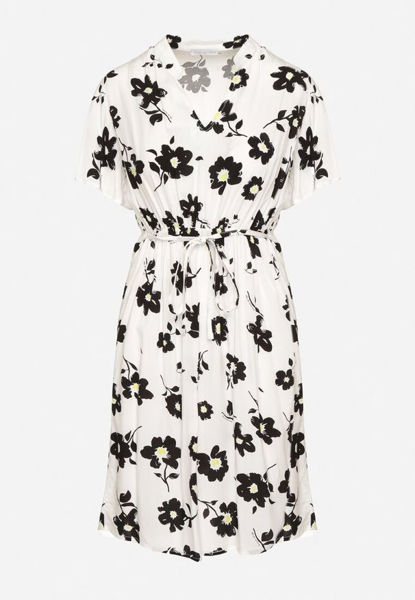 Born2be - Biała Sukienka w Kwiaty z Paskiem Cleza. Okazja: na co dzień. Typ kołnierza: dekolt w kształcie V. Kolor: biały. Wzór: kwiaty. Sezon: wiosna, lato. Styl: casual, elegancki