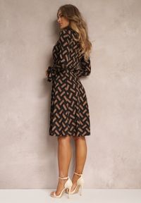Renee - Brązowa Sukienka Koszulowa w Geometryczny Wzór Reimeza. Okazja: na co dzień. Kolor: brązowy. Wzór: geometria. Typ sukienki: koszulowe. Styl: casual, elegancki