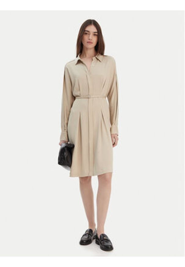 BOSS Sukienka koszulowa Dolala 50552373 Beżowy Relaxed Fit. Kolor: beżowy. Materiał: wiskoza. Typ sukienki: koszulowe