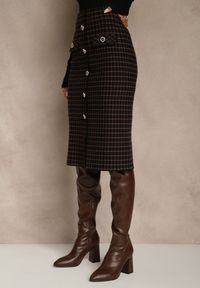 Renee - Czarna Tweedowa Spódnica Ołówkowa w Kratę z Guzikami Aretusa. Okazja: na spotkanie biznesowe. Stan: podwyższony. Kolor: czarny. Styl: biznesowy #4