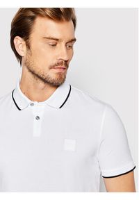 BOSS - Boss Polo Passertip 50472665 Biały Regular Fit. Typ kołnierza: polo. Kolor: biały. Materiał: bawełna