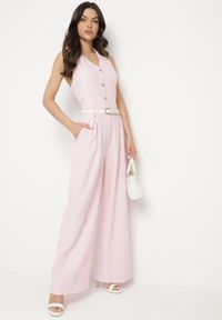Born2be - Różowy Kombinezon na Szyję Ozdobiony Guzikami Ellidell. Okazja: na co dzień, na imprezę. Kolor: różowy. Długość: długie. Wzór: aplikacja. Styl: casual, klasyczny #4
